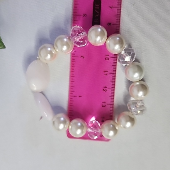Handcrafted Glass Pearl and Facelet Crystal Beads with Pink Quart Bracelet - Picture 6 of 8